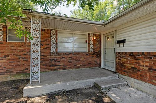 3320 Hampton Dr, Del City, OK, 73115-4939 | Card Image