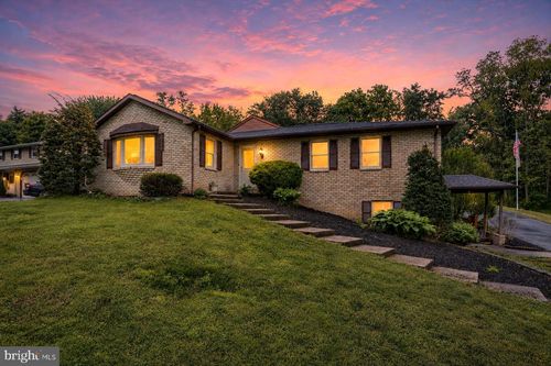 12 S Ridge Rd, BOILING SPRINGS, PA, 17007-9701 | Card Image