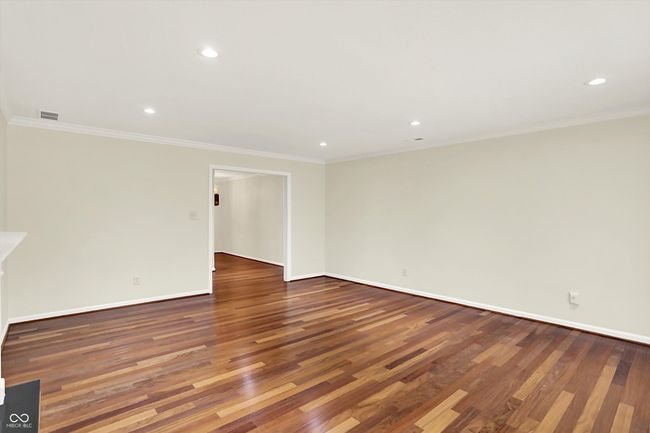423 Bent Tree Ln, Condo with 2 bedrooms, 3 bathrooms and null parking in Indianapolis IN | Image 17