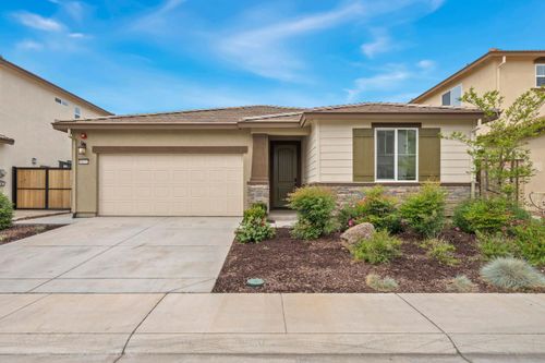10202 Dormer Way, Elk Grove, CA, 95757-5015 | Card Image