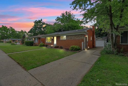 28419 Park Ct, Madison Heights, MI, 48071-3012 | Card Image