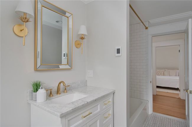 175 Freeman Pkwy, House other with 5 bedrooms, 4 bathrooms and 5 parking in Providence RI | Image 38