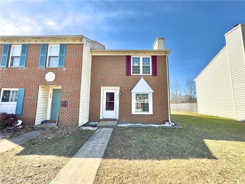 1037 Still Harbor Cir, Chesapeake, VA, 23320-9427 | Card Image
