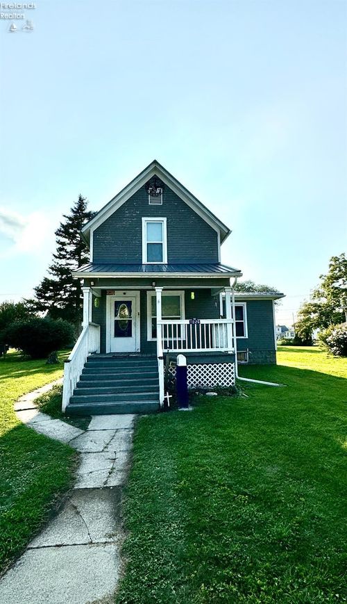 1026 Western Ave, Fremont, OH, 43420-1622 | Card Image