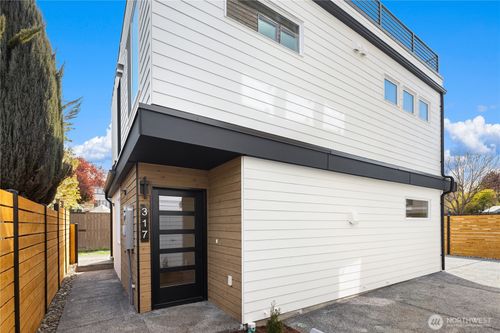 317 Nw 87th Street, Seattle, WA, 98117 | Card Image