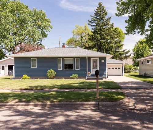 1609 Drury Ave, Eau Claire, WI, 54703-1818 | Card Image