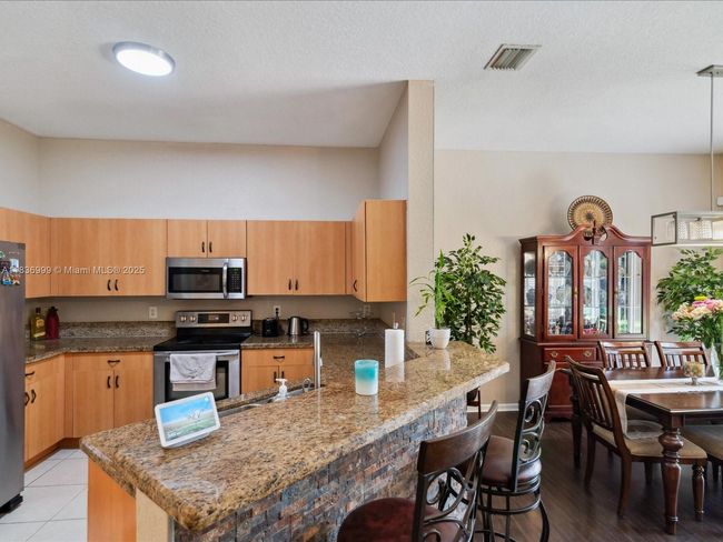12468 Sw 44 Th Ct, Townhouse with 3 bedrooms, 3 bathrooms and null parking in Miramar FL | Image 9