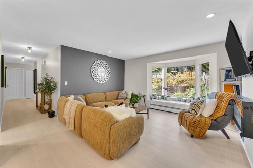 10-1140 Falcon Dr, Coquitlam, BC, V3E2J6 | Card Image