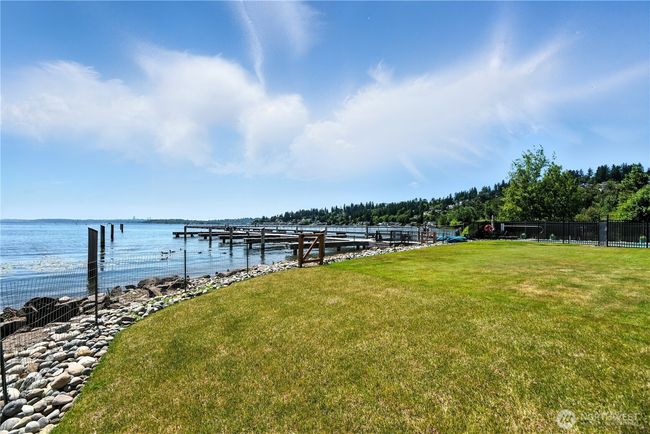 APT-101 - 9717 Ne Juanita Dr, Condo with 2 bedrooms, 2 bathrooms and 2 parking in Kirkland WA | Image 27