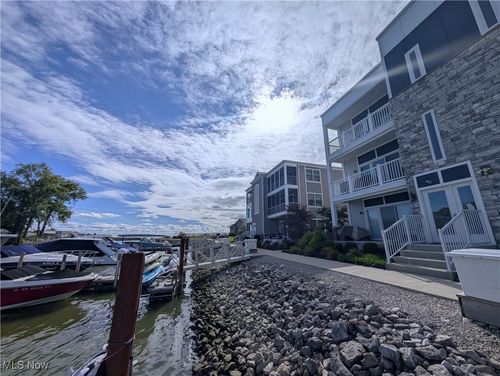 221-2564 S Waterside Ct, Lakeside Marblehead, OH, 43440-9116 | Card Image