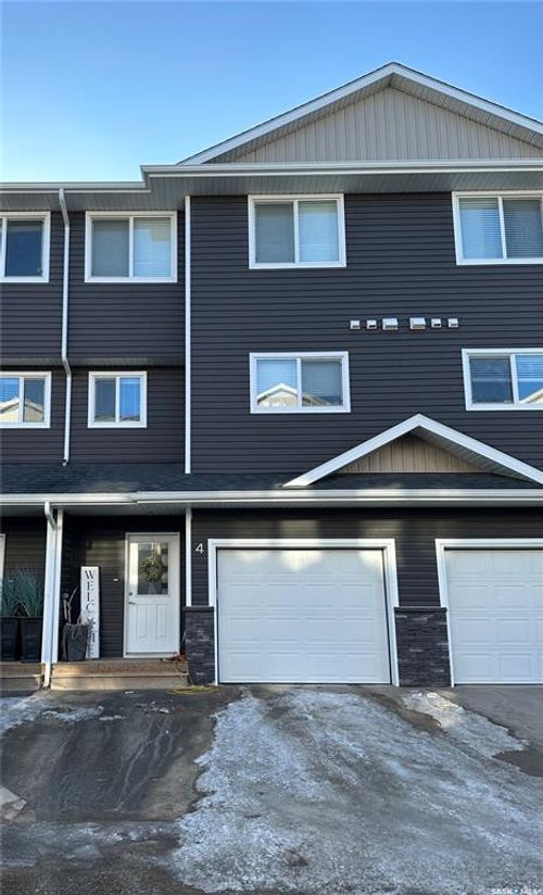 4-1060 Parr Hill Drive, Martensville, SK, S0K2T1 | Card Image