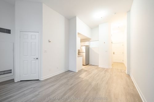 304-1407 Dupont St, Toronto, ON, M6H4J7 | Card Image