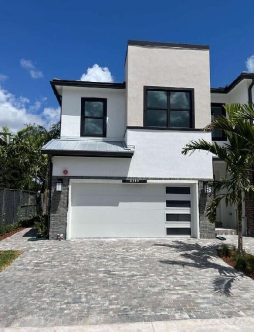 8345 Nw 7th Pl, Plantation, FL, 33324-1225 | Card Image