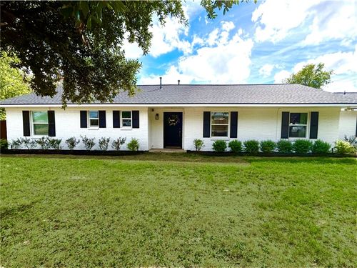 1012 Winding Rd, College Station, TX, 77840-6162 | Card Image