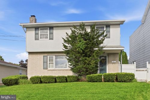 3227 N Hobson St, WHITEHALL, PA, 18052-7431 | Card Image