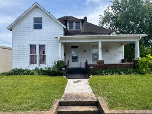 223 N Main St, Dickson, TN, 37055-1801 | Card Image