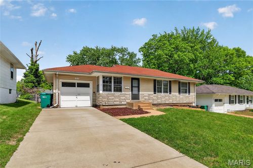 1417 Corinth Dr, Saint Louis, MO, 63137-1538 | Card Image