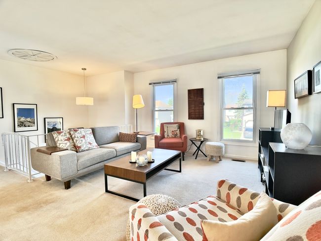 765 Woodside Dr, House other with 3 bedrooms, 2 bathrooms and 2 parking in Roselle IL | Image 10