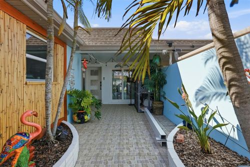 573 Boca Ciega Point Boulevard N, ST PETERSBURG, FL, 33708 | Card Image