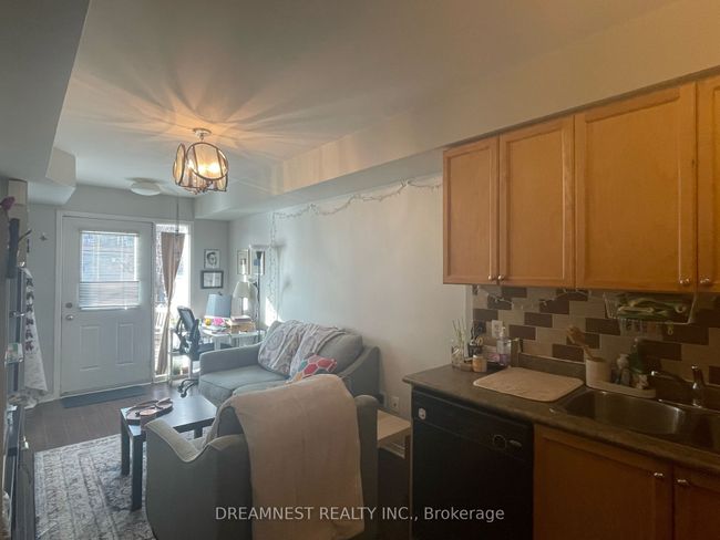 307 - 4975 Southampton Dr, Condo with 1 bedrooms, 1 bathrooms and 1 parking in Mississauga ON | Image 5