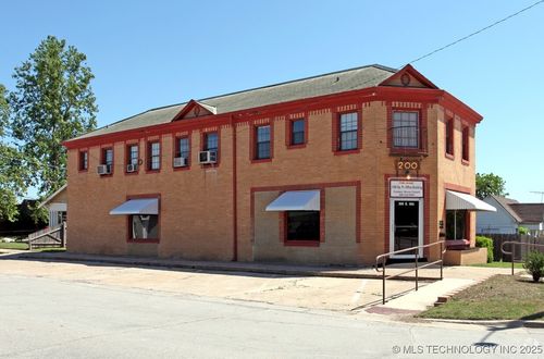 200 E 14th St, Ada, OK, 74820-6520 | Card Image