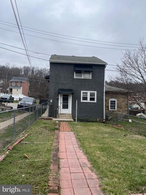 rear-381 Charles St, COATESVILLE, PA, 19320-2958 | Card Image