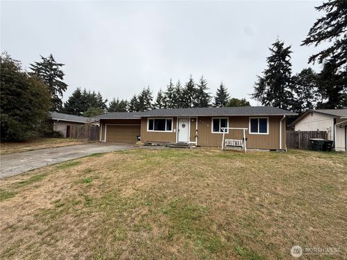 8910 Quinault Loop Ne, Olympia, WA, 98516-5915 | Card Image