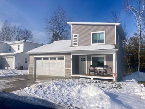 9246 S Flaska Dr, Cedar, MI, 49621-9305 | Card Image