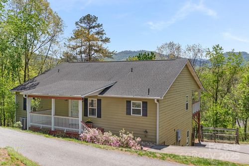 349 Penland St, Clyde, NC, 28721-7559 | Card Image