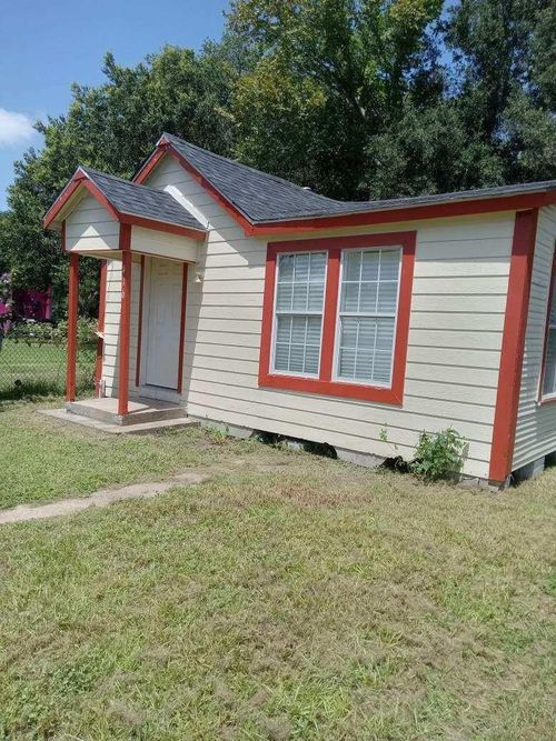 416 N Erskine St, Angleton, TX, 77515-4307 | Card Image