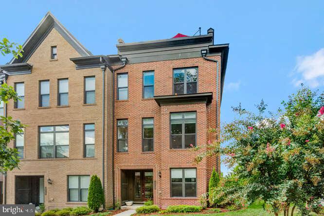 Residential Lease in FAIRFAX 4