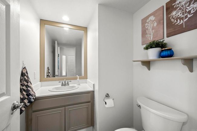2224 Lago Ventana, Townhouse with 3 bedrooms, 3 bathrooms and 2 parking in Chula Vista CA | Image 16