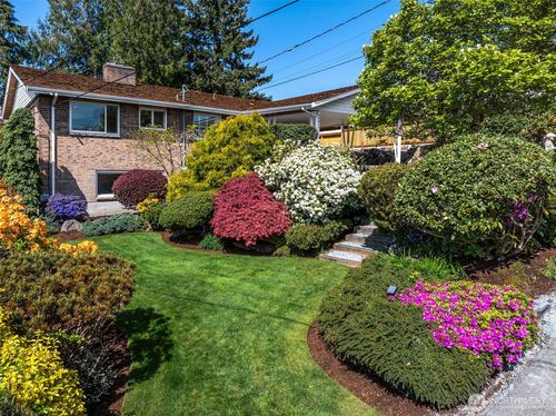 20811 8th Ave S, Des Moines, WA, 98198-3246 | Card Image