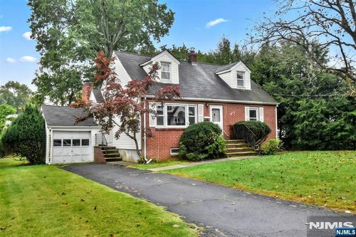 4 Demartini Place, Waldwick, NJ, 07463 | Card Image
