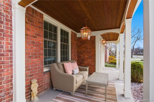 17560 Birwood Ave, Beverly Hills, MI, 48025-3250 | Card Image