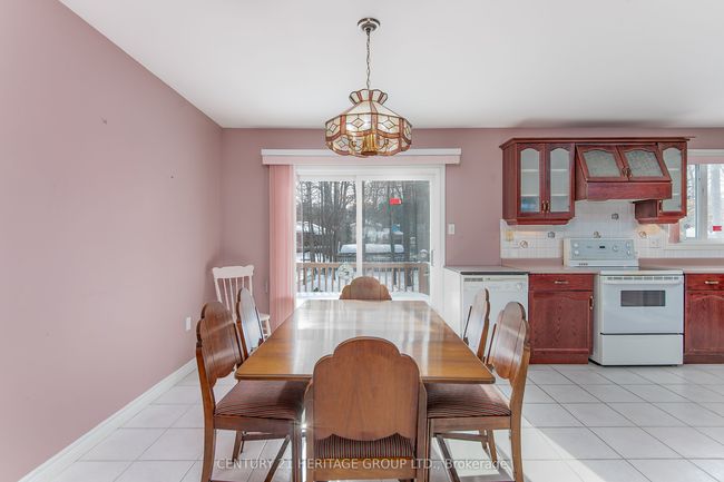 70 Moore Ave, House other with 4 bedrooms, 3 bathrooms and 9 parking in Everett ON | Image 6