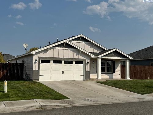 5601 Denver Dr, Pasco, WA, 99301-3193 | Card Image
