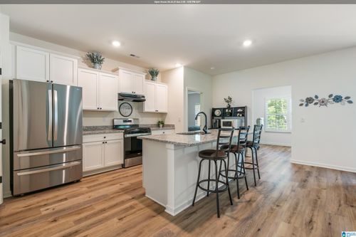 1352 Chelsea Park Trl, CHELSEA, AL, 35043-7286 | Card Image