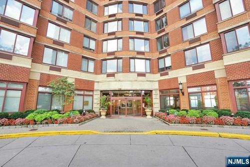 100 Old Palisade Rd, Fort Lee, NJ, 07024-7064 | Card Image