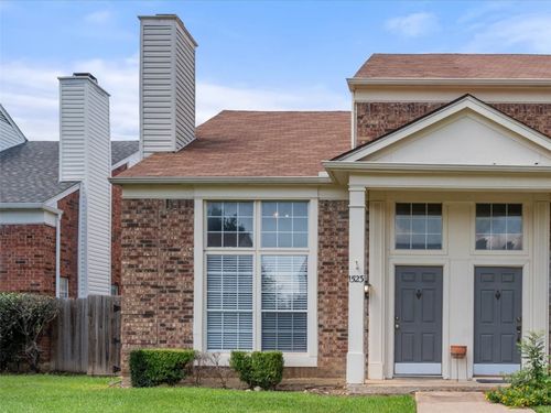 1523 Creek Bank Lane, Arlington, TX, 76014 | Card Image