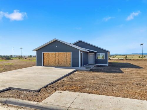 10889 Eagle Ct, Belle Fourche, SD, 57717-6261 | Card Image