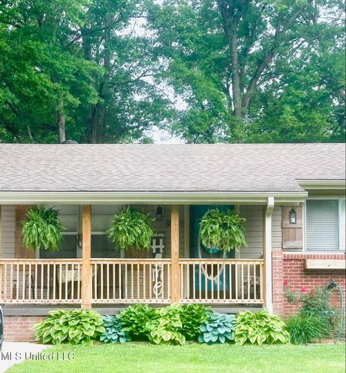 207 Glendale St, Senatobia, MS, 38668-2436 | Card Image