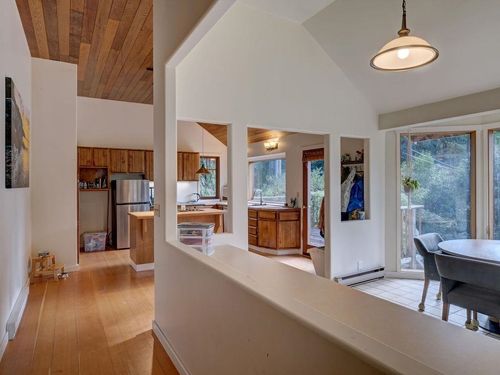 1321 Marlene Rd, Roberts Creek, BC, V0N2W2 | Card Image