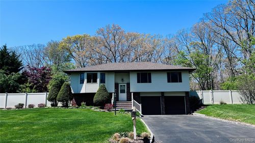 84 Henearly Drive, Brookhaven, NY, 11764 | Card Image