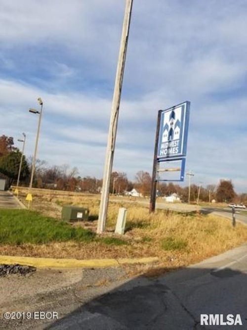 000 E Plaza Dr, Carterville, IL, 62918-2091 | Card Image