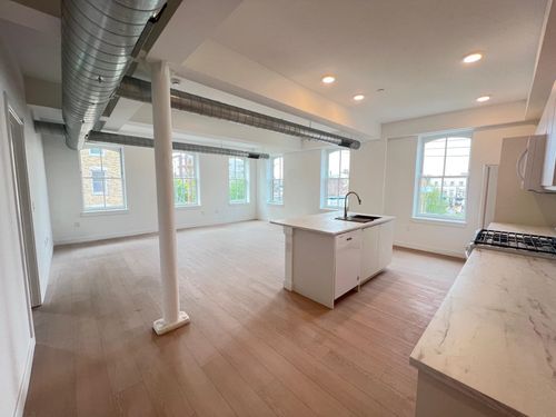 3-141 Christopher Columbus Dr, Jersey City, NJ, 07302-3523 | Card Image