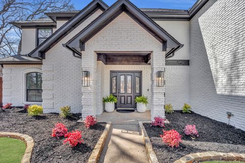 7004 Ledbetter Rd, Arlington, TX, 76001-6604 | Card Image