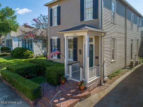706 State St, Natchez, MS, 39120-3543 | Card Image