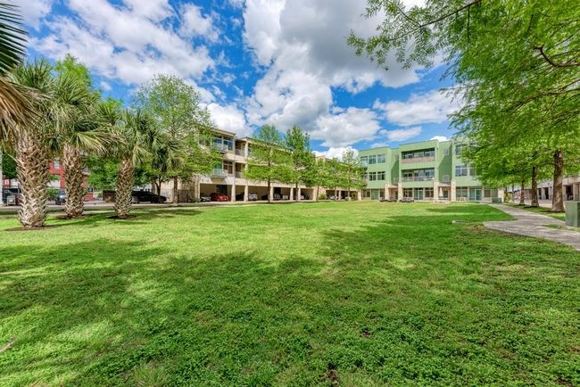 Community courtyard | Image 29