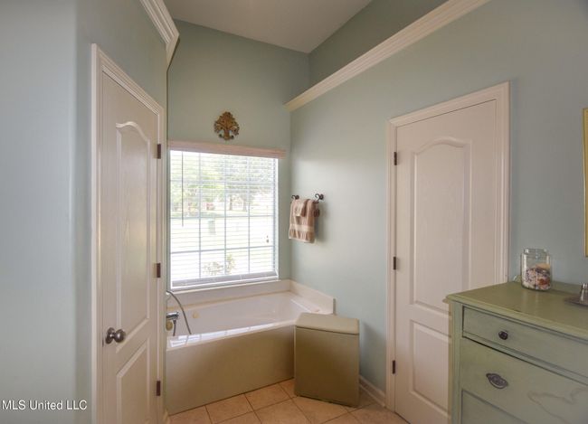 Primary Luxury Bath | Image 17